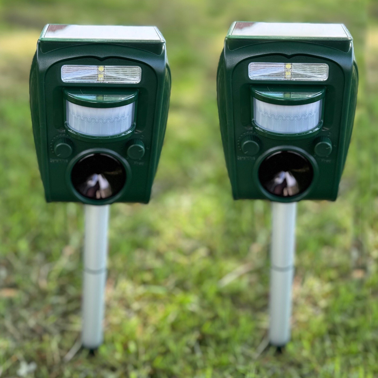 Solar Powered Ultrasonic Cat Repeller Pest Scarer (Batteries Included) Pack of 2