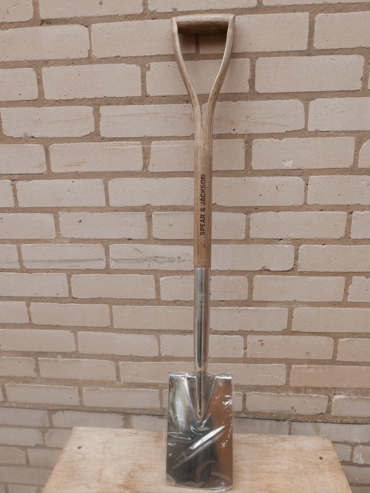 SPEAR & JACKSON TRADITIONAL STAINLESS STEEL BORDER SPADE 4454BS