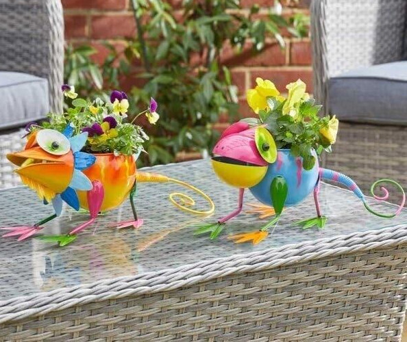 Novelty 2 Gecko Planters Hand Painted Metal Outdoor Lizard Window decoration