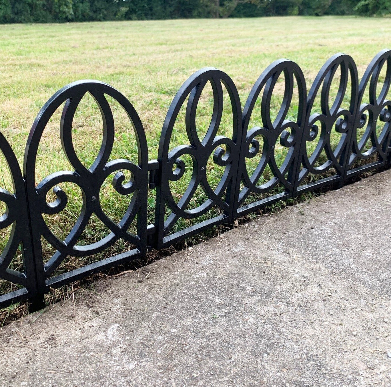 Plastic Lawn Edging Traditional Panels (58cm x 30cm) Border Path Edge Set of 20