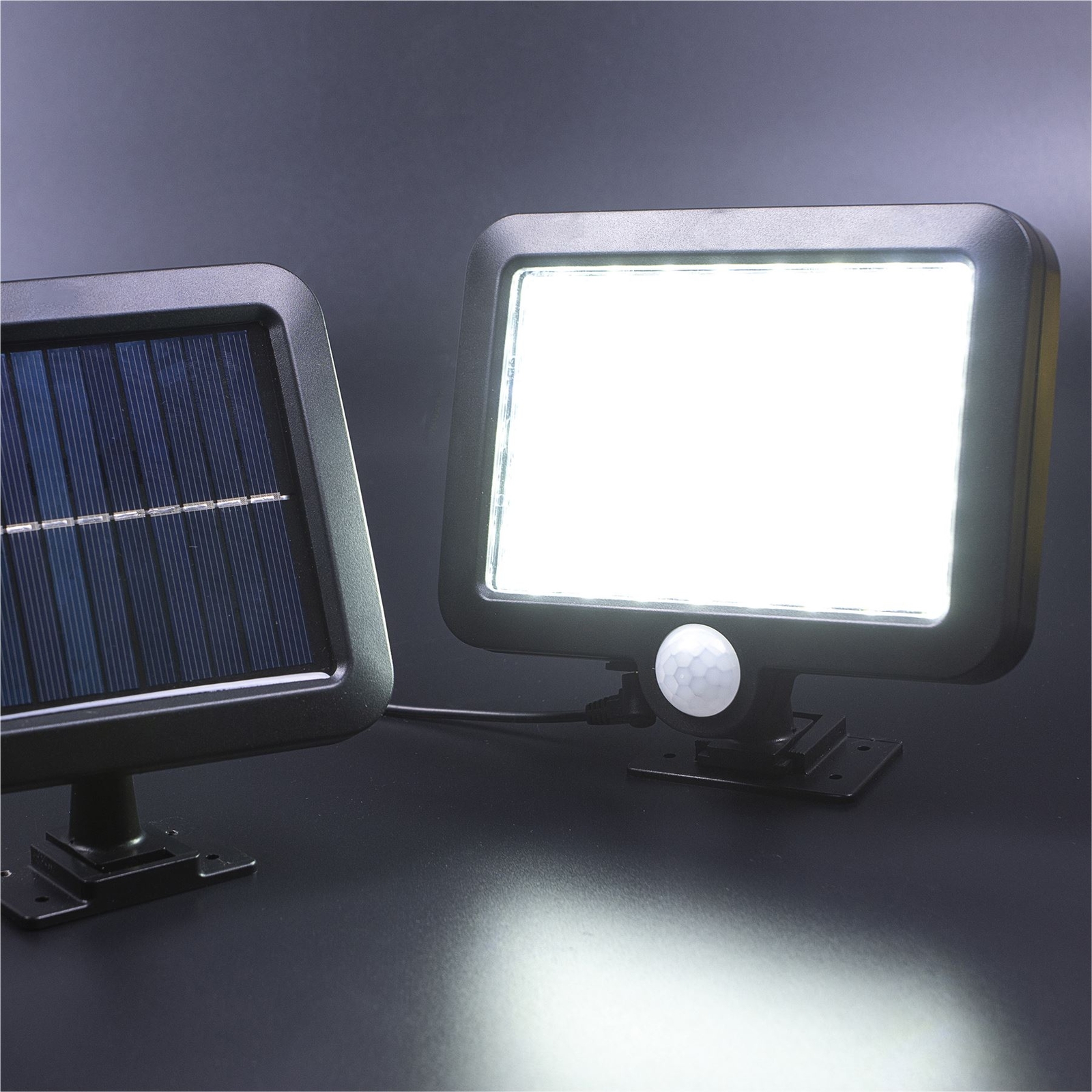 Solar Power LED PIR Motion Sensor Wall Light Security Outdoor Garden Flood Lamp