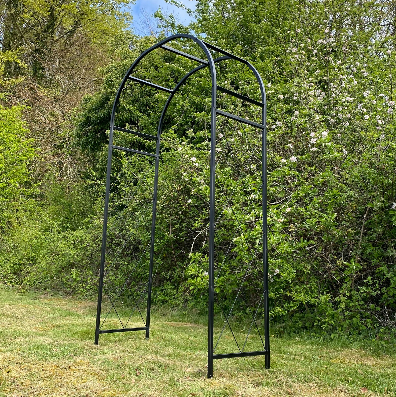Metal Garden Arch Arbour 209cm Black Archway Support for Roses inc Ground Spikes