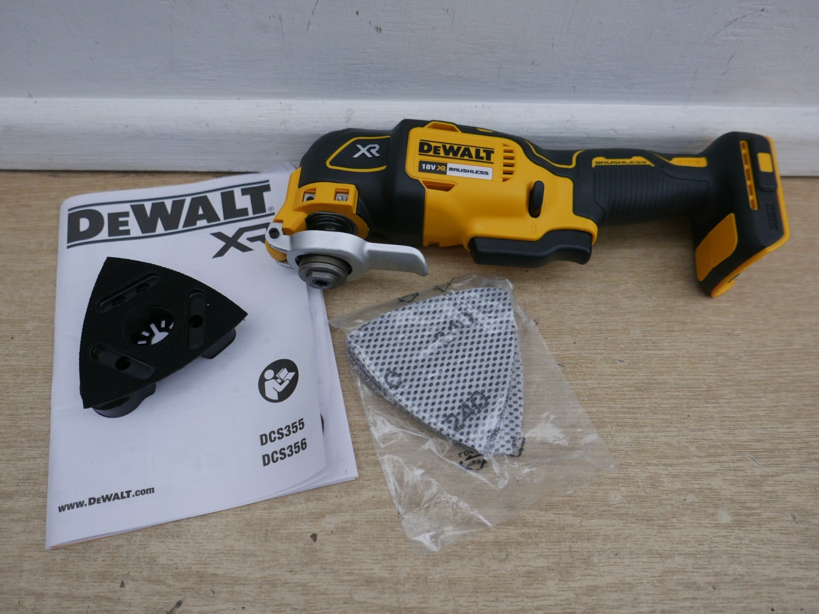 DeWalt DCS355 18v Multi Tool sander Bare Unit + dt20700 pad & mesh discs
