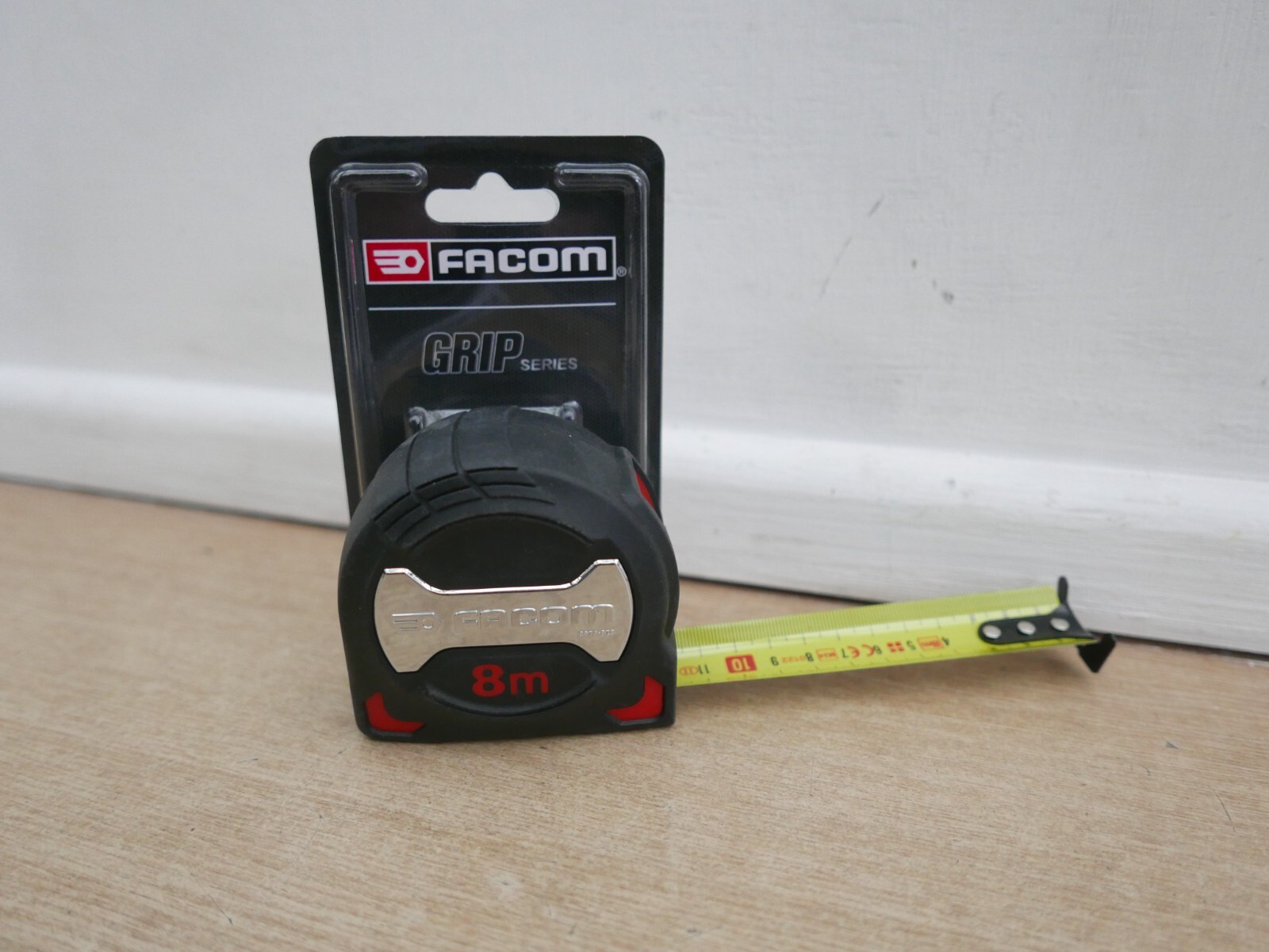 FACOM 897A.828PB 8 METRE GRIP SERIES METRIC ONLY TAPE MEASURE