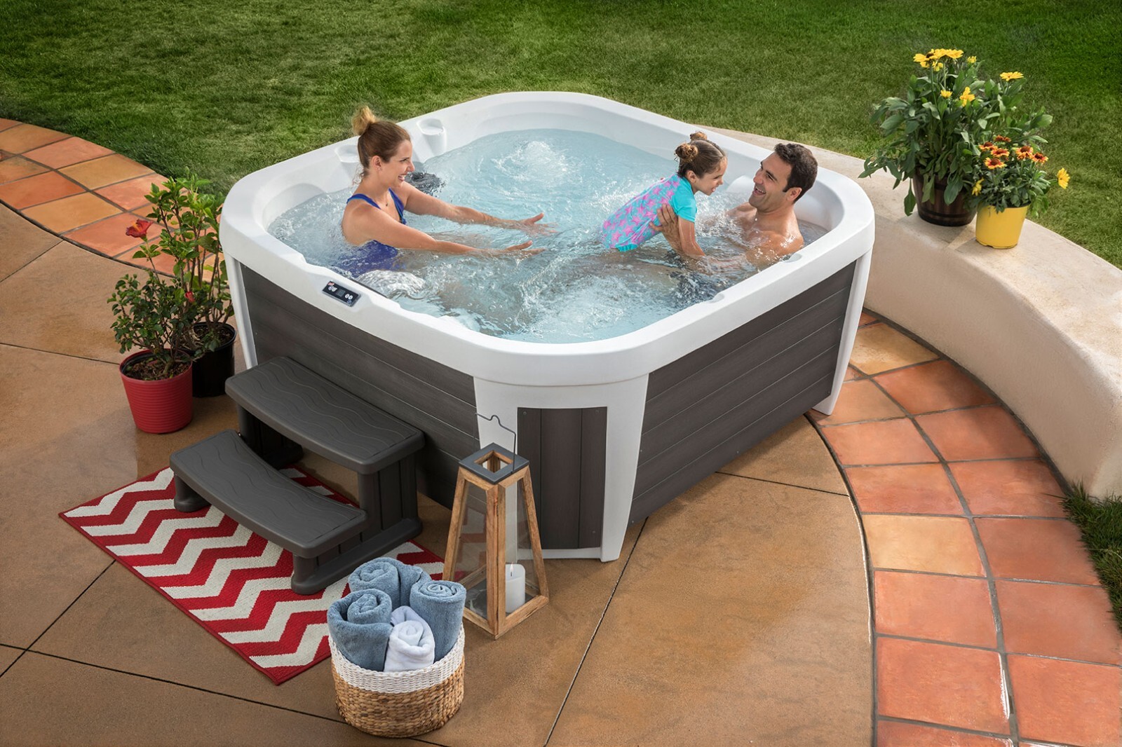 The Happy Hot Tub 5 Person Plug & Play Made in USA Gecko Control Full Insulation