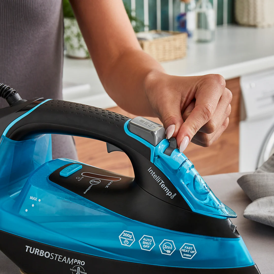 Morphy Richards Turbosteam Professional Digital Intellitemp Iron 3100w - Blue