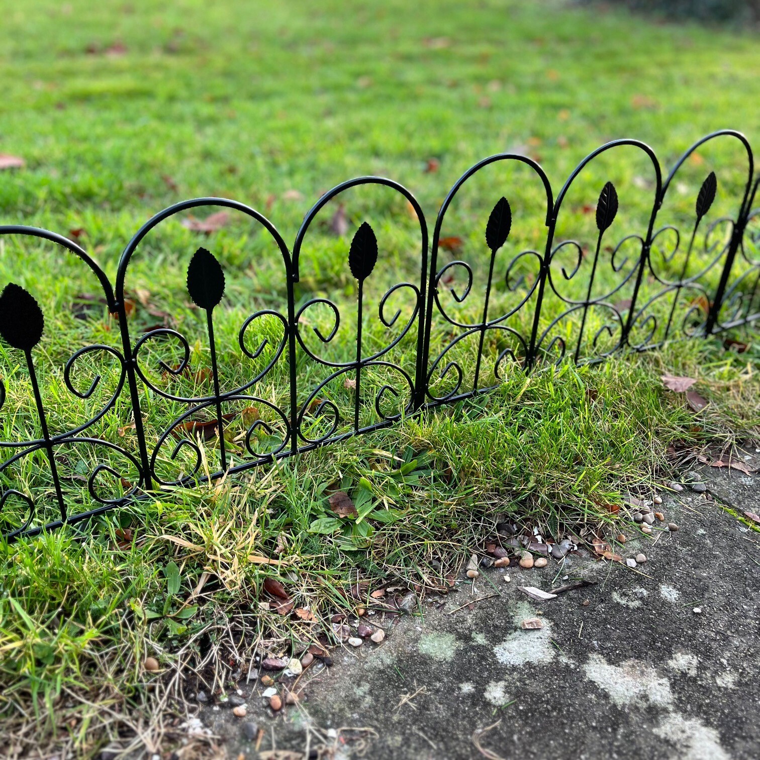 Set of 10 Leaf Design Garden Lawn Edging Path & Border Fence Panels -45cm x 41cm