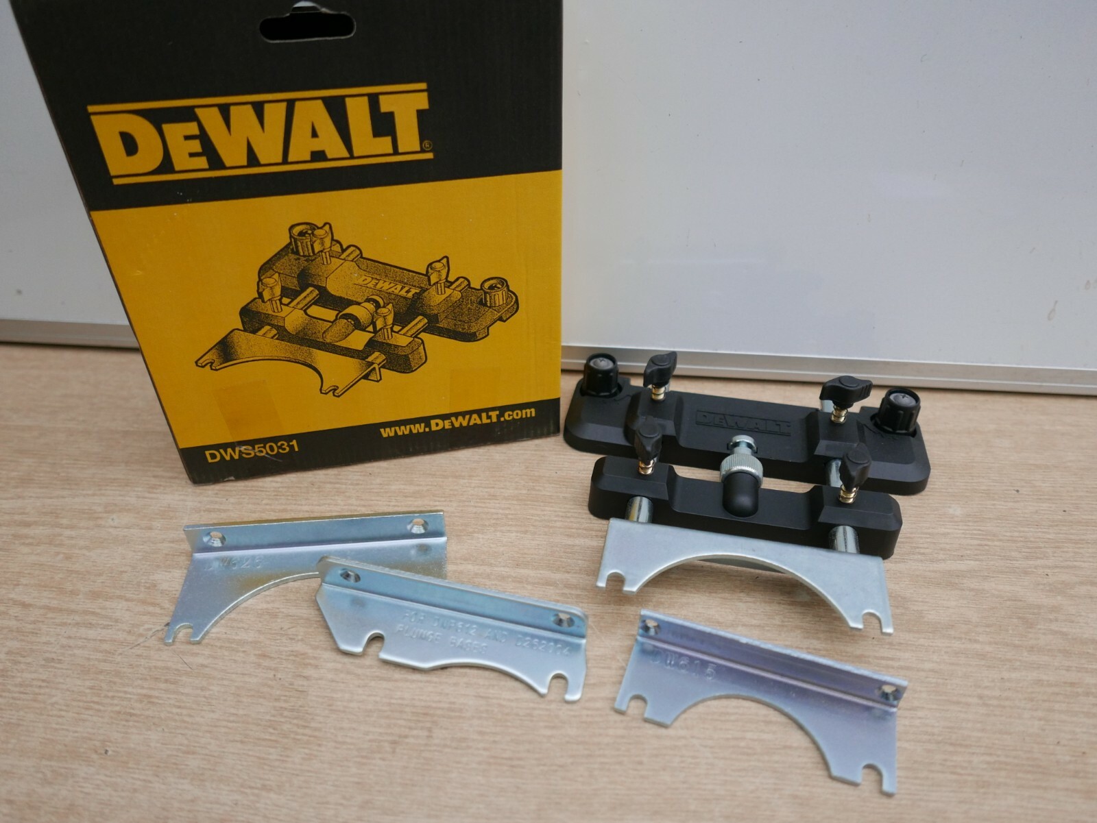 DeWalt DWS5031 guide rail Router attachment DCW604 DW625 D26203