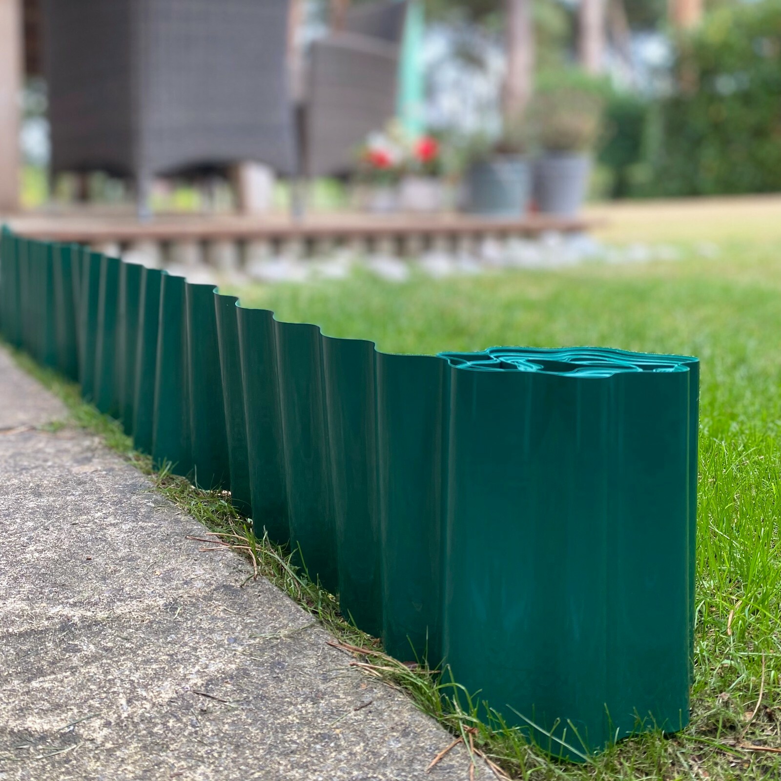 Green Plastic Garden Lawn Edging (9m x 15cm Roll) Set of 12 Rolls