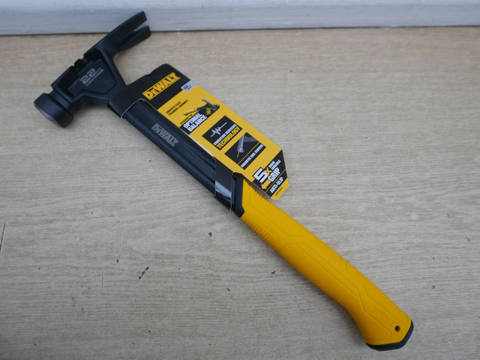 DeWALT DWHT51006-0 22oz STRAIGHT RIPPING CLAW FRAMING HAMMER