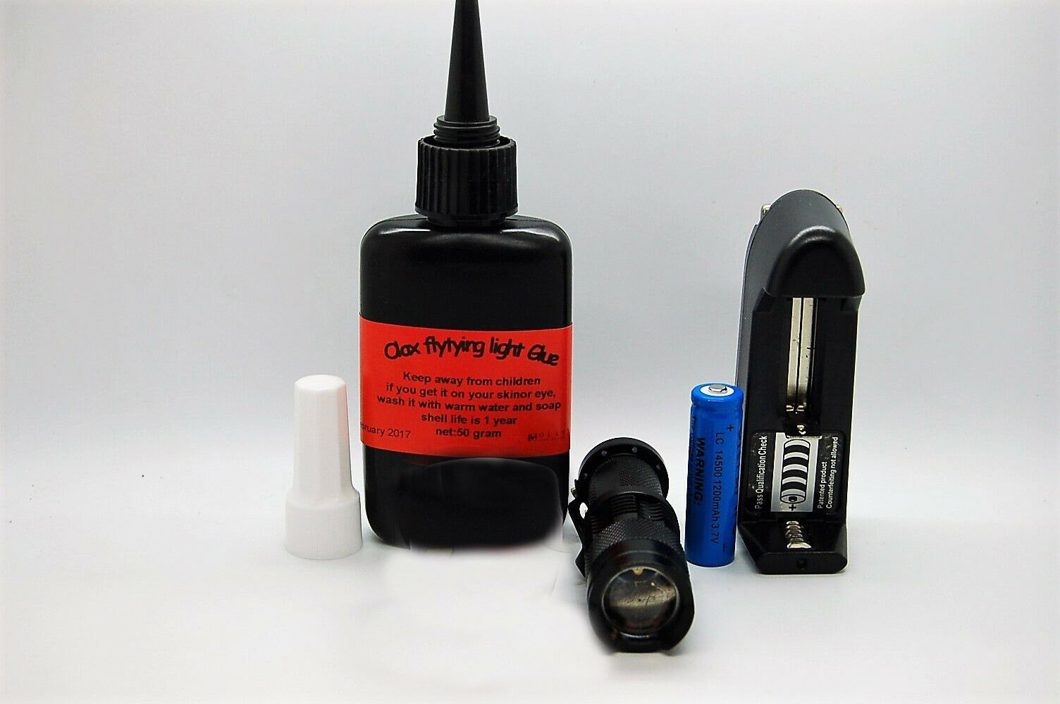 50 Gram Light UV Resin, Glue for Fly Tying and Zoomable UV Torch with Charger