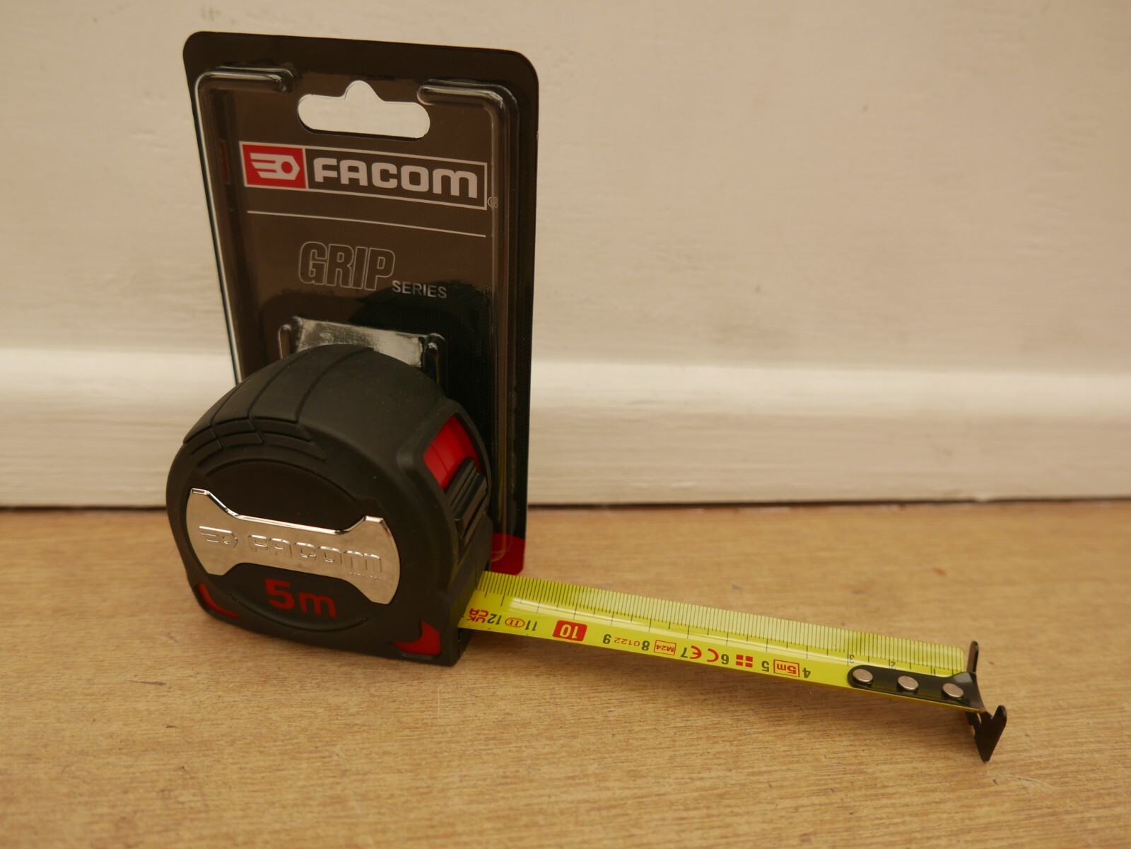 FACOM 897A.528PB 5 METRE GRIP SERIES METRIC ONLY TAPE MEASURE