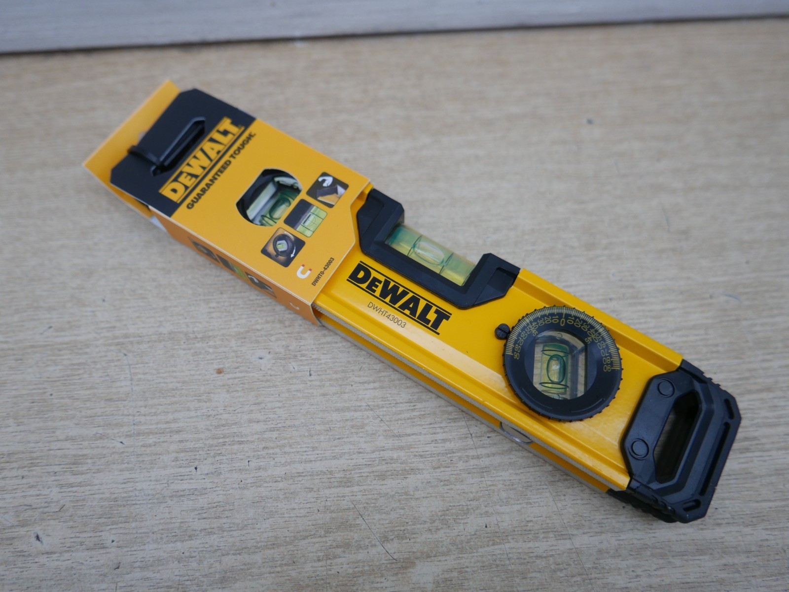 DeWALT DWHT0-43003 10" 250MM TORPEDO SPIRIT LEVEL