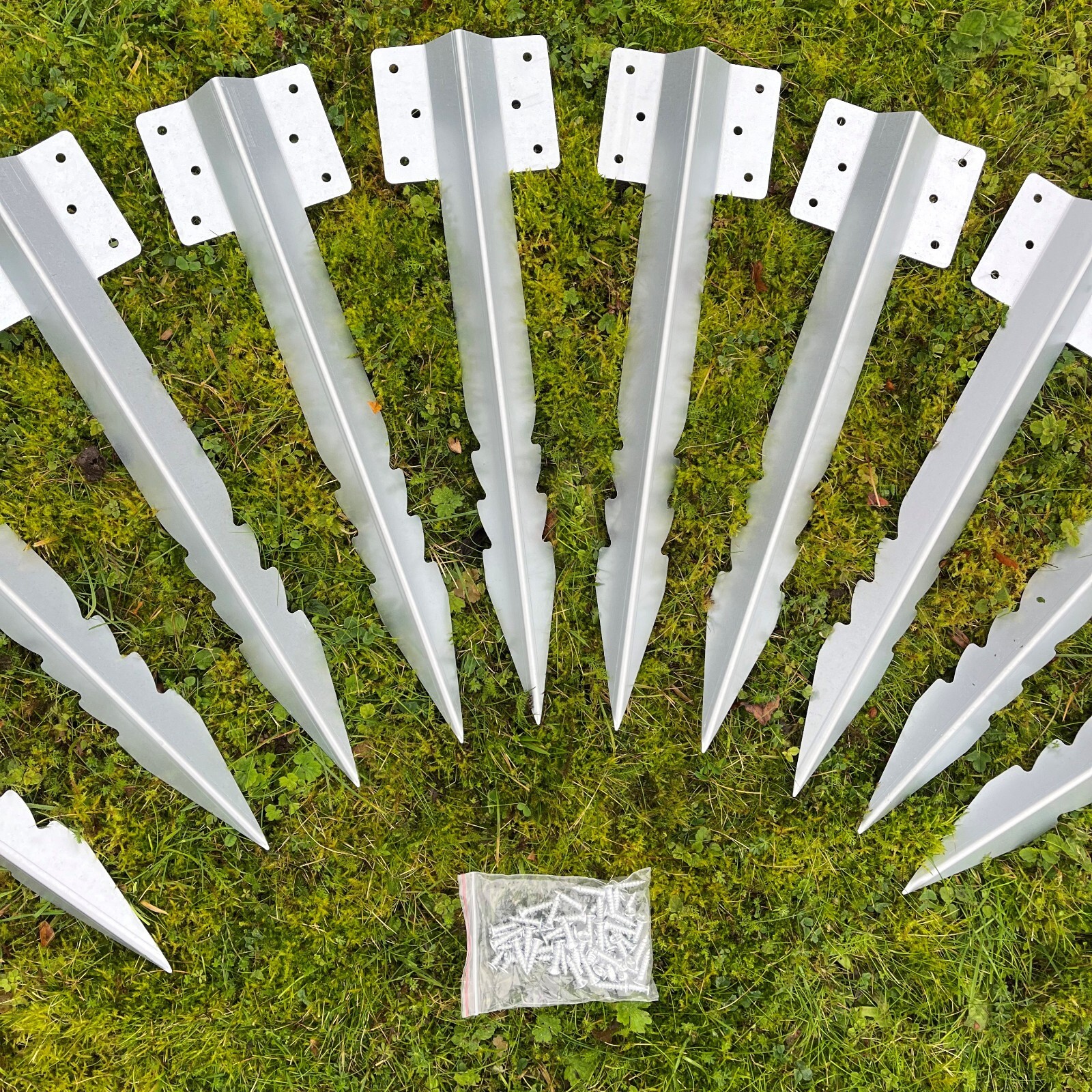 20 x Railway Sleeper Brackets Garden Edging Border Metal Edging Stakes