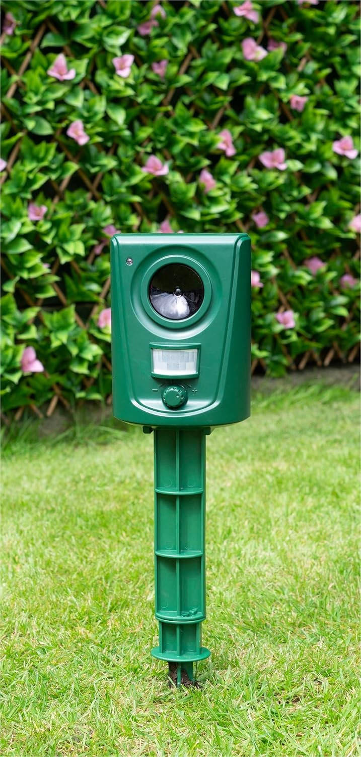 St Helens Home and Garden Battery Powered Ultrasonic Waterproof Humane Animal R