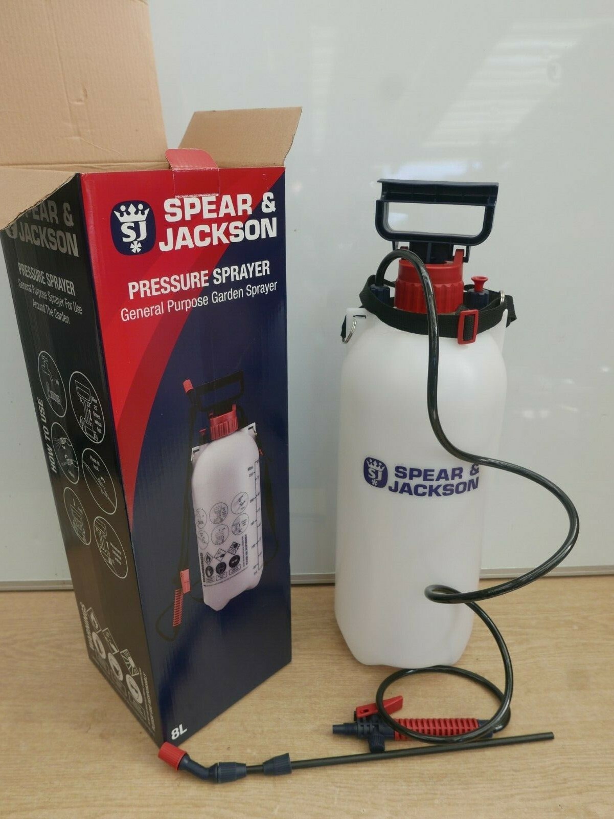 SPEAR & JACKSON 8LTR STANDARD PRESSURE GARDEN SPRAYER 8LPAPS