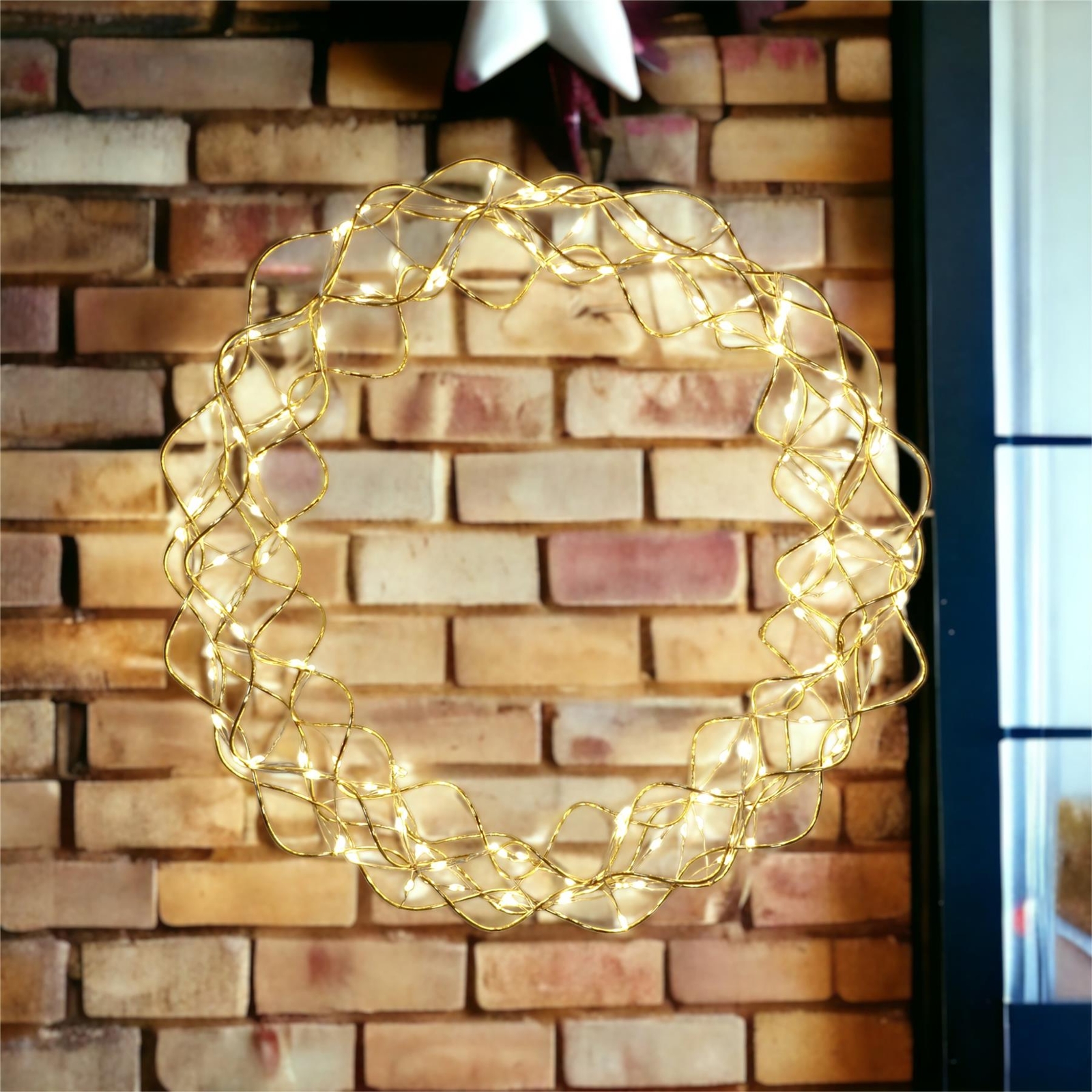 LED Light Up Christmas Wire Wreath Decorative Hanging Door Wall Xmas Decor 30cm